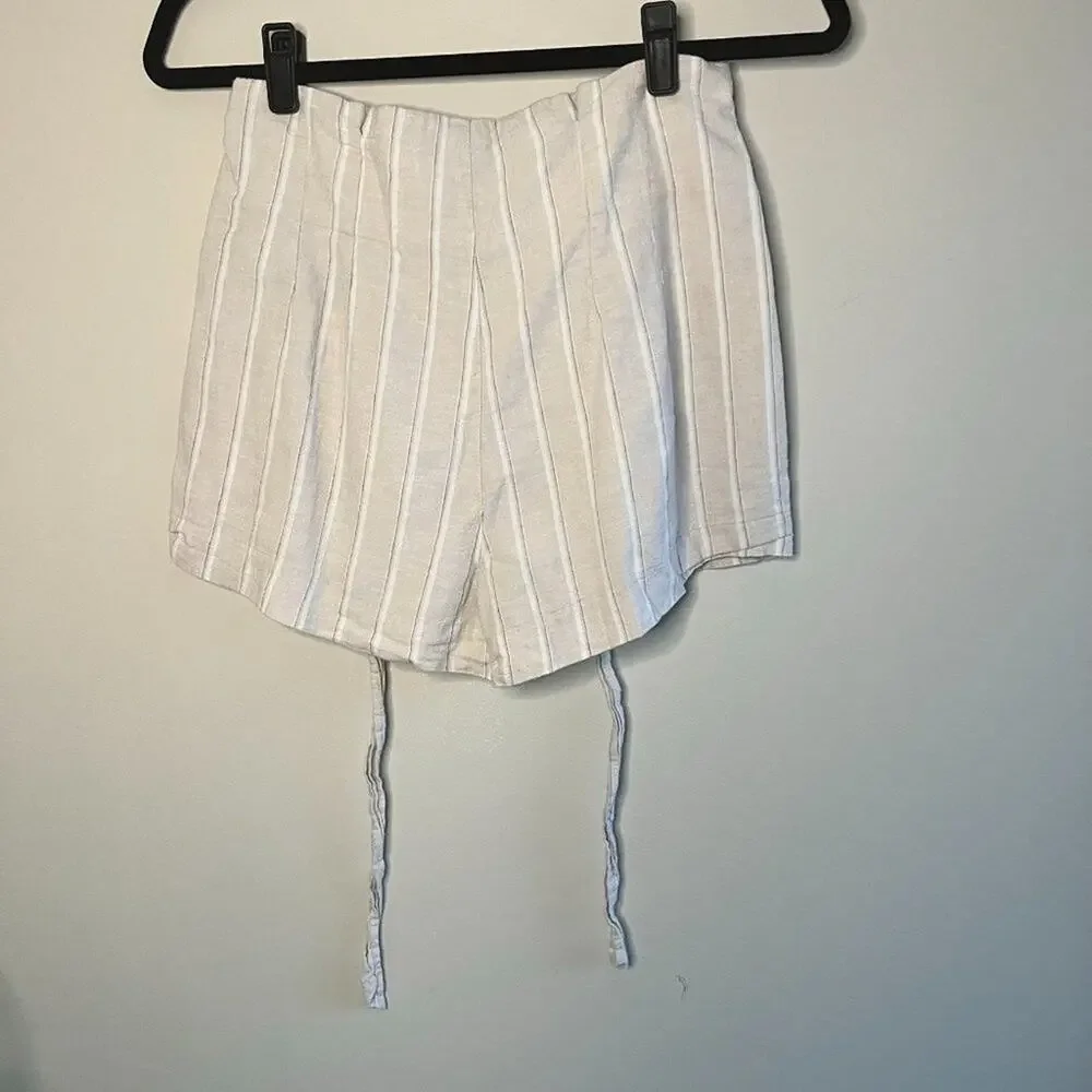 Abercrombie Paperbag Shorts white and tan striped Size Small